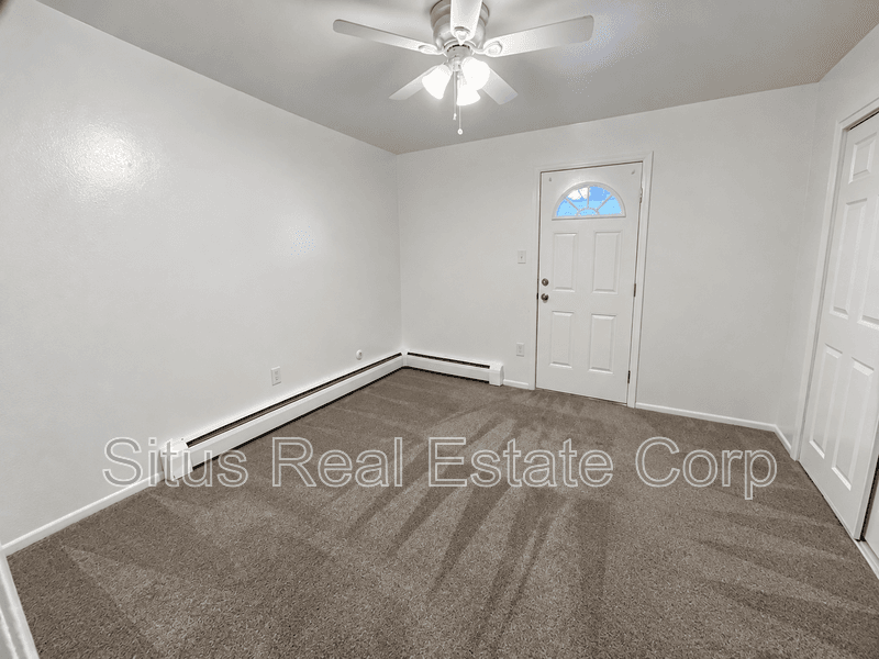 Lakewood House: 1330 Zephyr St.