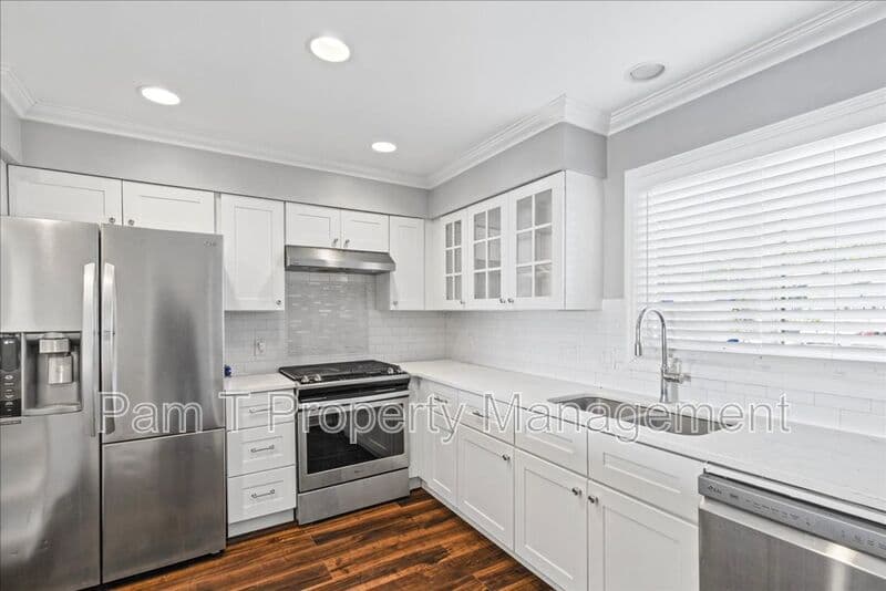 Savannah Townhome: 12502 Apache Ave