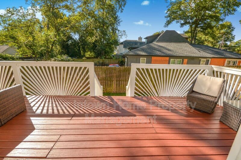Atlanta House: 69 Haygood Ave SE