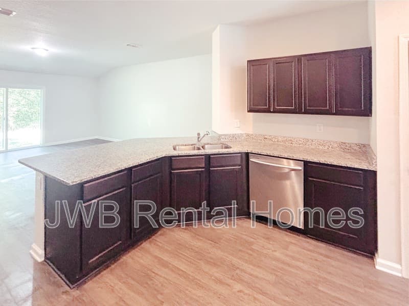Jacksonville House: 4016 Spring Glen Rd