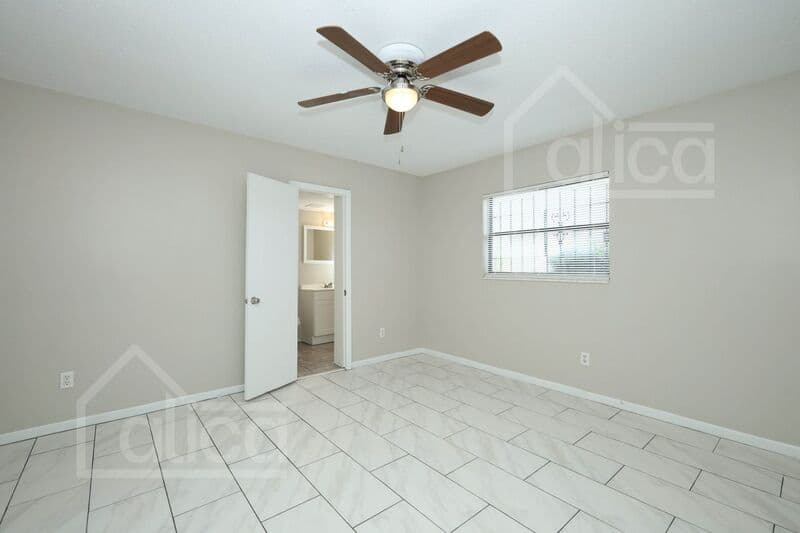 Orlando House: 4258 Clarinda St