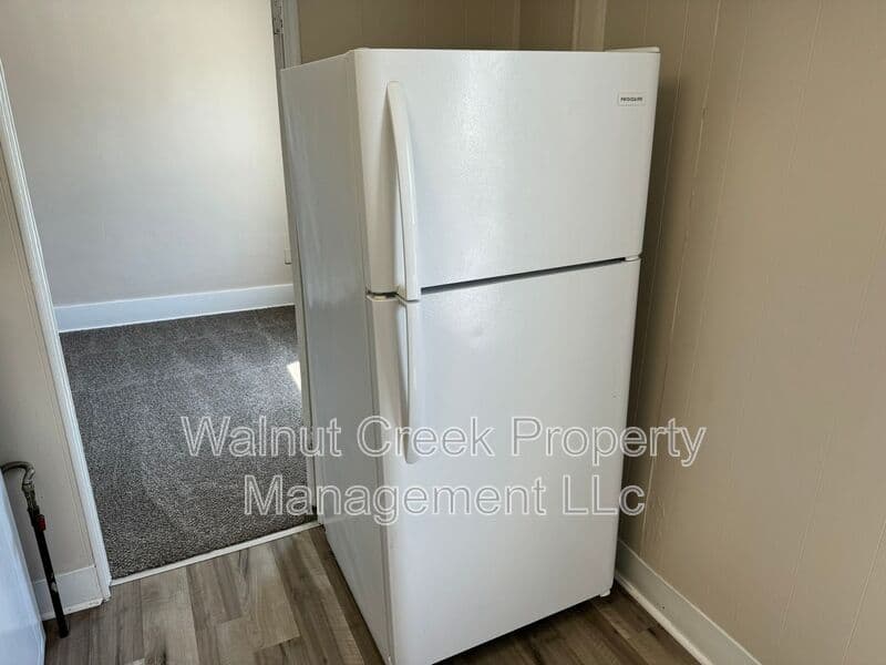 Lorain Condo: 203 Flordia