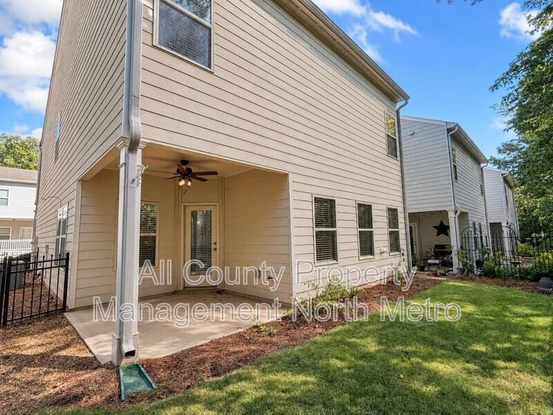 Canton House: 242 Hickory Commons Way
