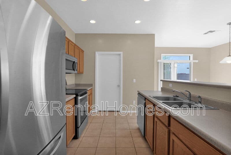 Laveen House: 6308 South 69th Glen