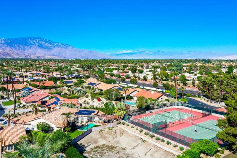 Palm Desert House: 158 Wimbledon Ct