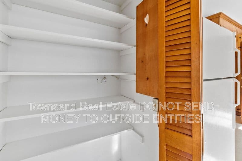 Fayetteville House: 315 Fairfield Dr.
