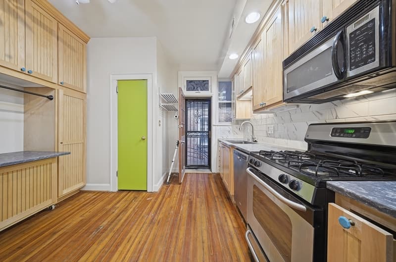 Norfolk Condo: 1411 Colonial Ave