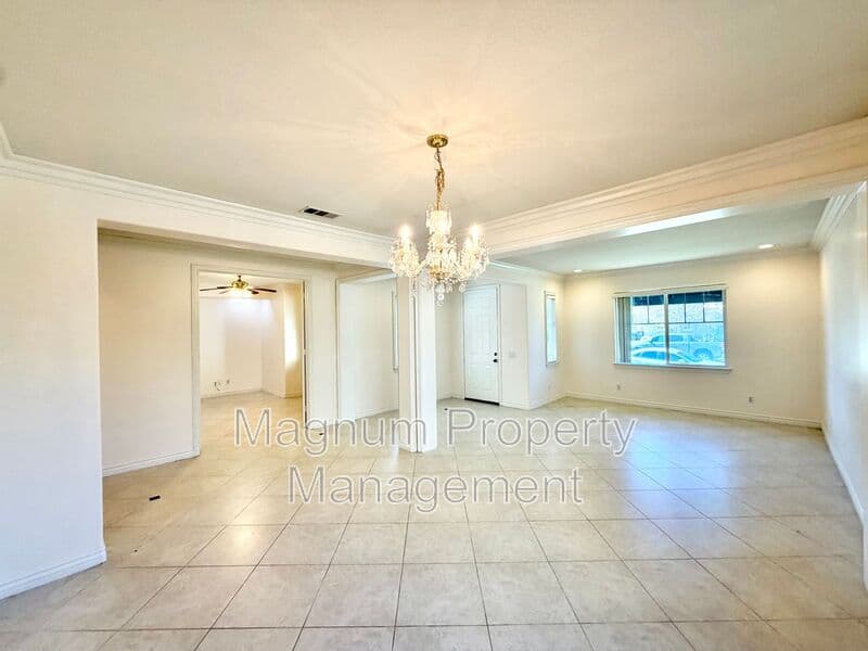 Winchester House: 35186 Orchid Dr