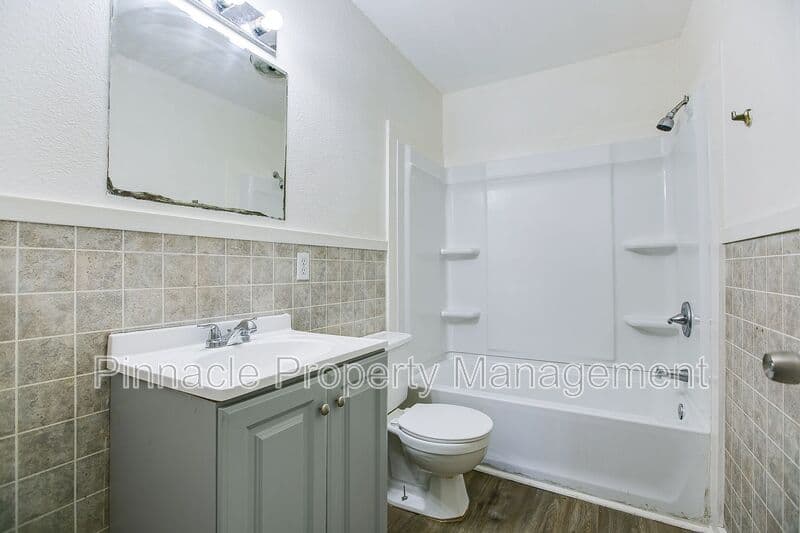 San Angelo House: 132 E 11th St