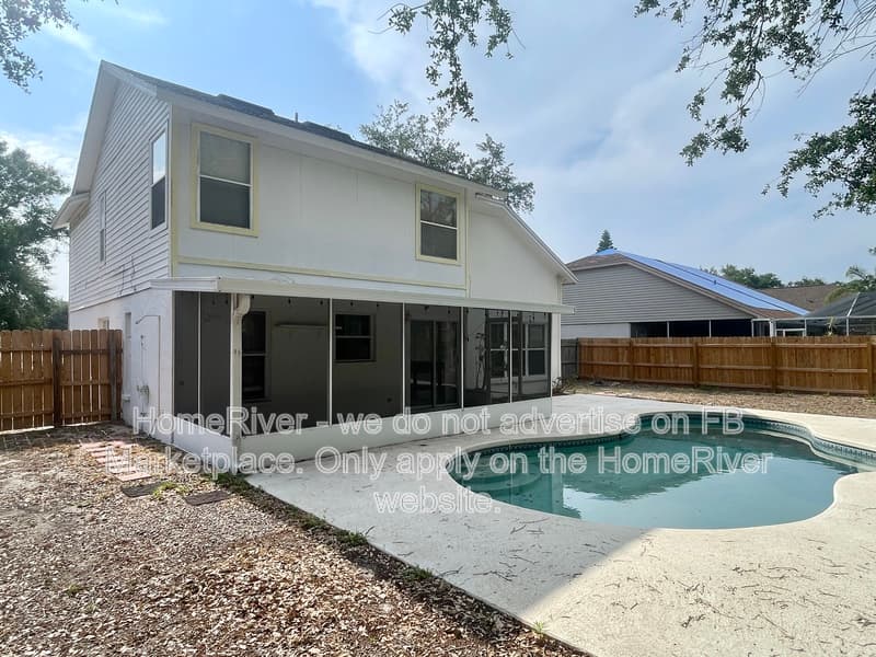 Riverview House: 9810 Sunnyoak Dr