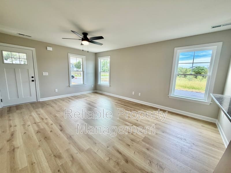 Pine Level Townhome: 428 W Main St