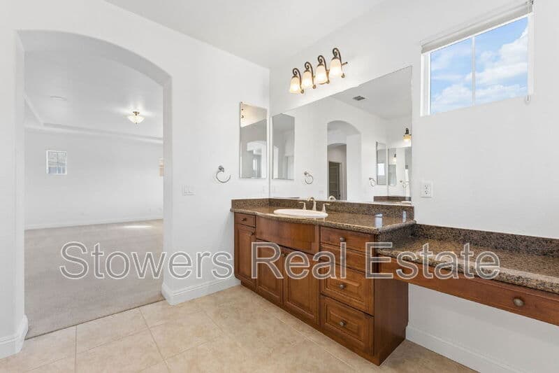 Danville House: 310 La Spezia