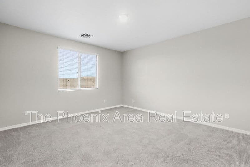 Maricopa House: 35786 W Santa Monica Ave