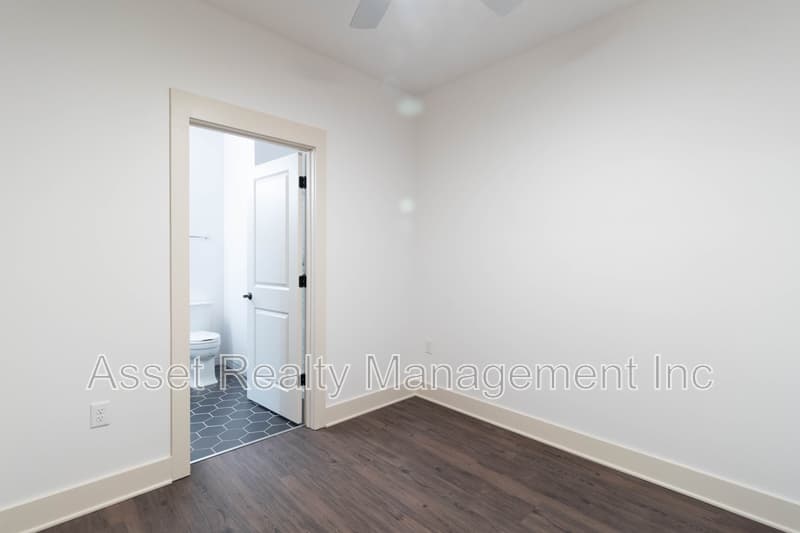 Alcoa Condo: 1120 Franck Street - 205