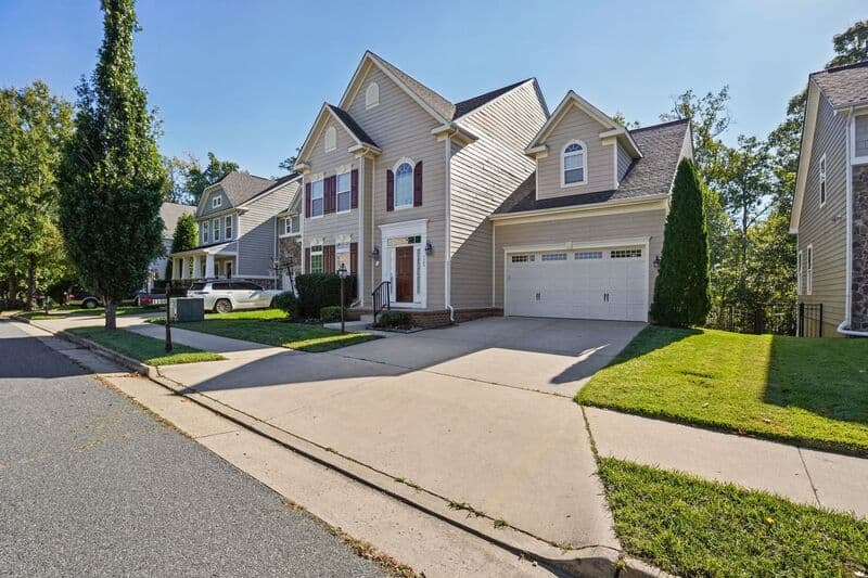 Fredericksburg House: 1100 Wright Court