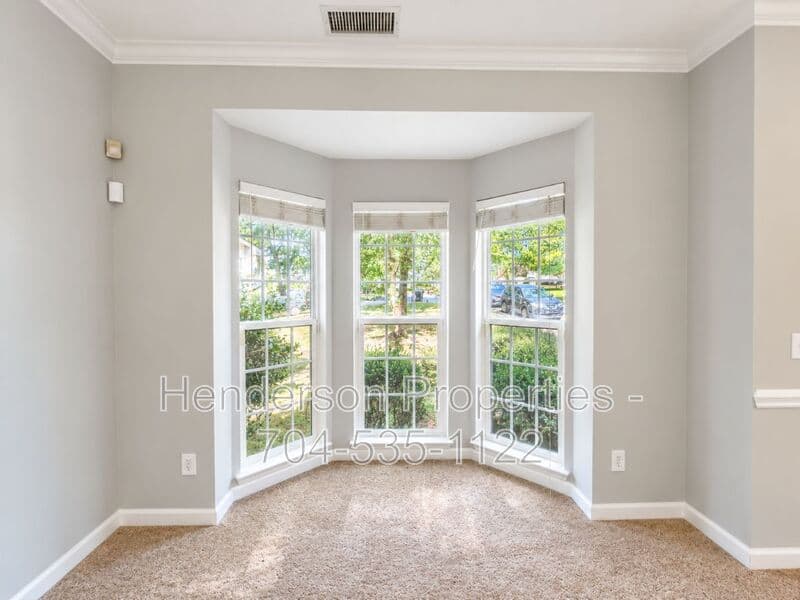 Charlotte House: 8702 Huntland Court