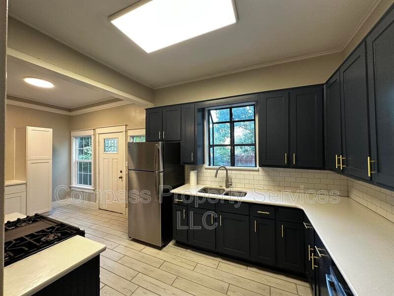 Waco House: 2220 Gorman Ave