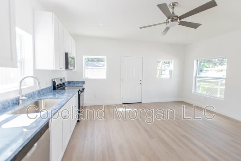 St. Petersburg Condo: 3720 Iris Street North