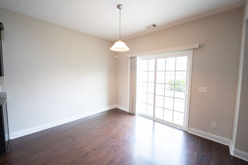 Savannah House: 126 Endicott Dr