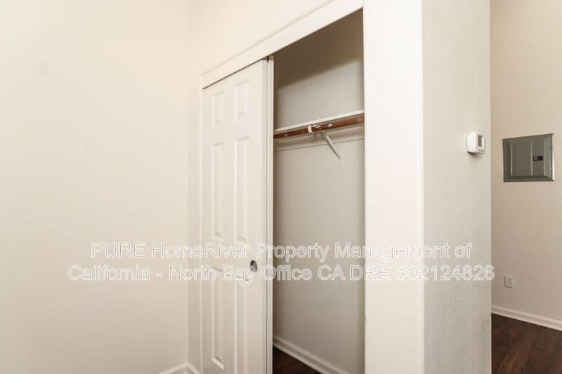 Cloverdale House: 154 Railroad Avenue