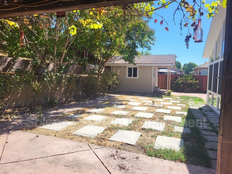 Fairfield House: 3891 Danbury Way