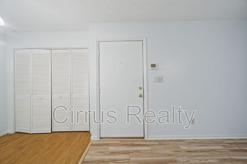 Hampton Condo: 124 Wells Ct