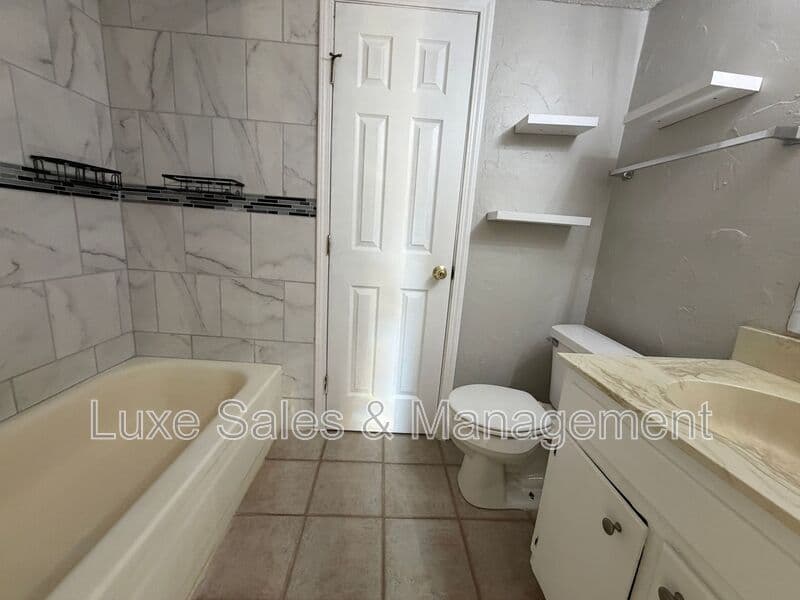 OKC Condo: 6000 N. Brookline