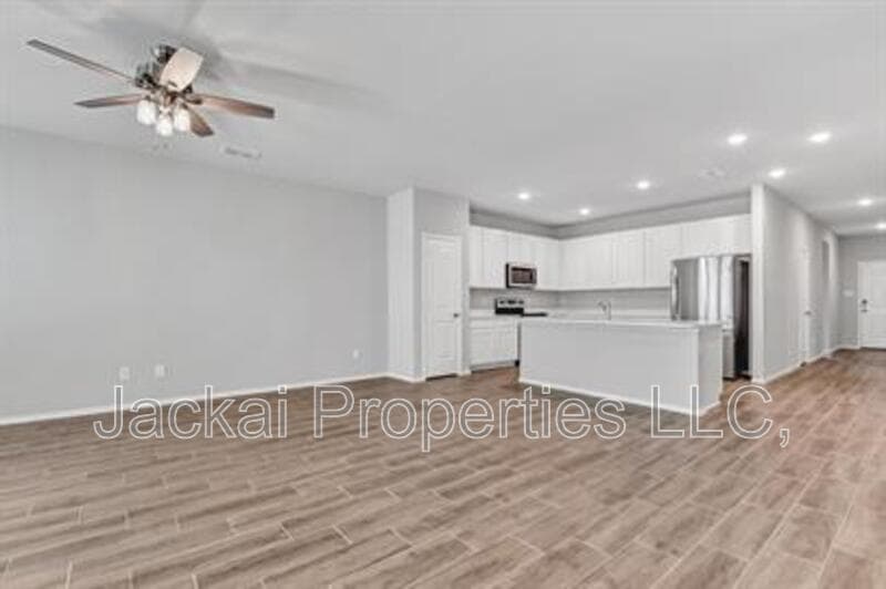 Van Alstyne House: 1217 Benwick Drive
