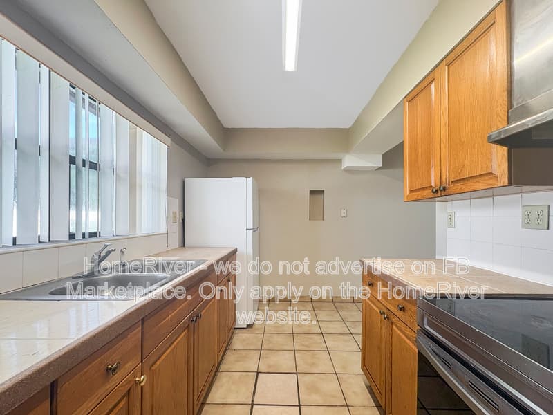 Leesburg House: 1316 Dora Dr