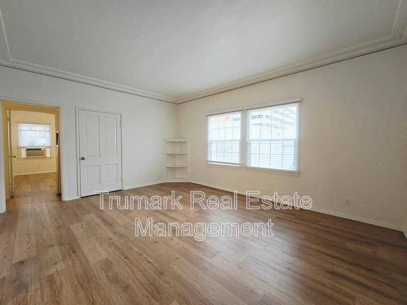 Glendale Condo: 408 E Harvard St