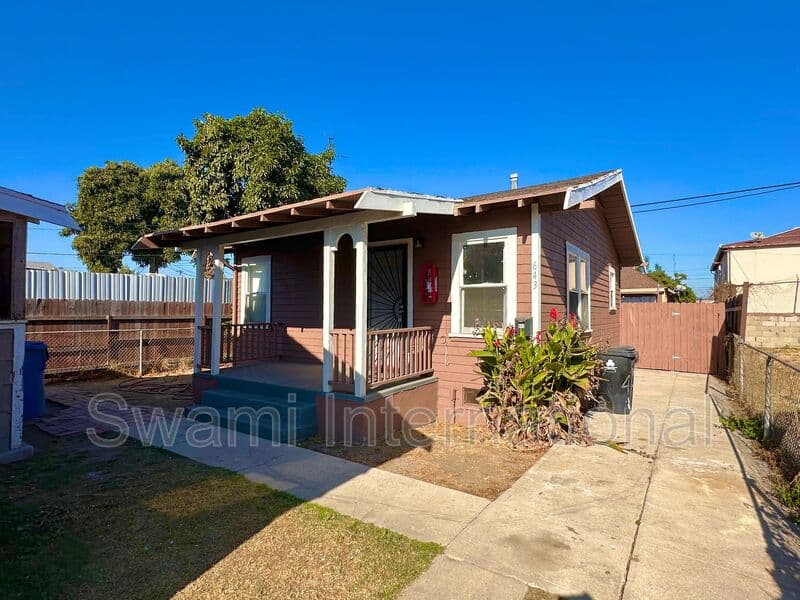 Los Angeles House: 643 W. 58th St.