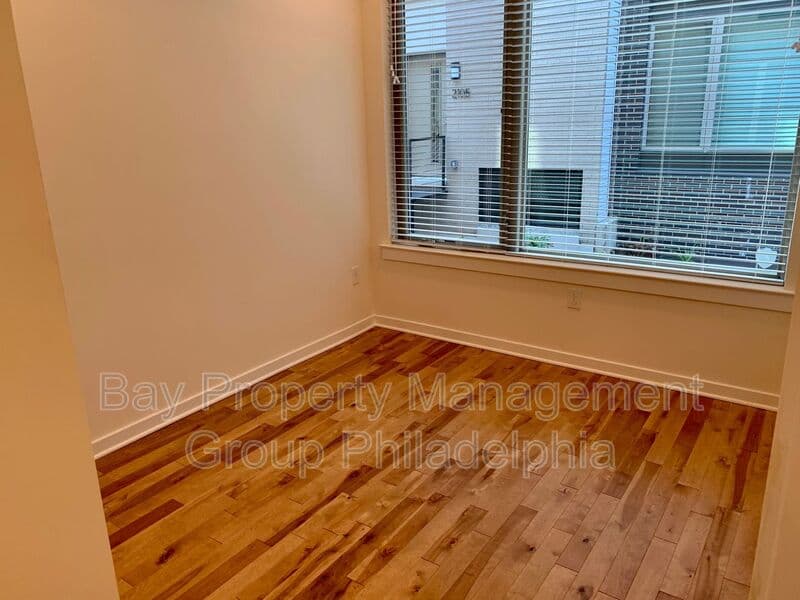 Philadelphia House: 2108 Kensington Walk
