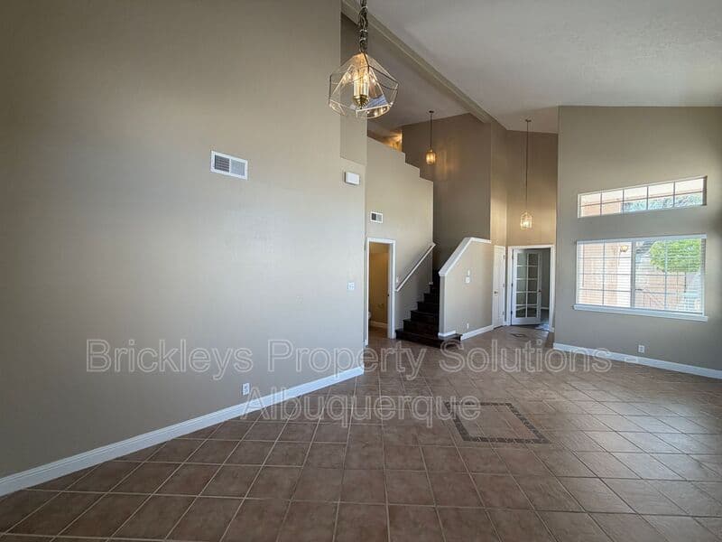 Albuquerque House: 10527 Brookline Pl NW