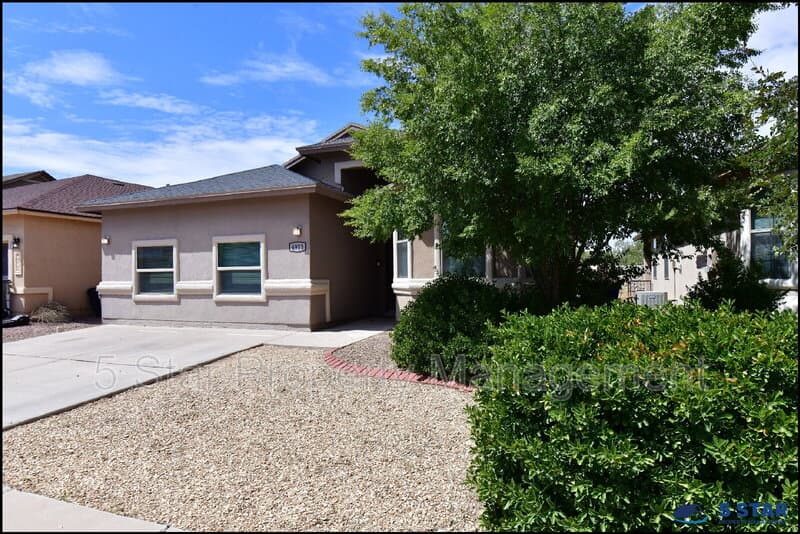 El Paso House: 4913 Adrian Campos St !!