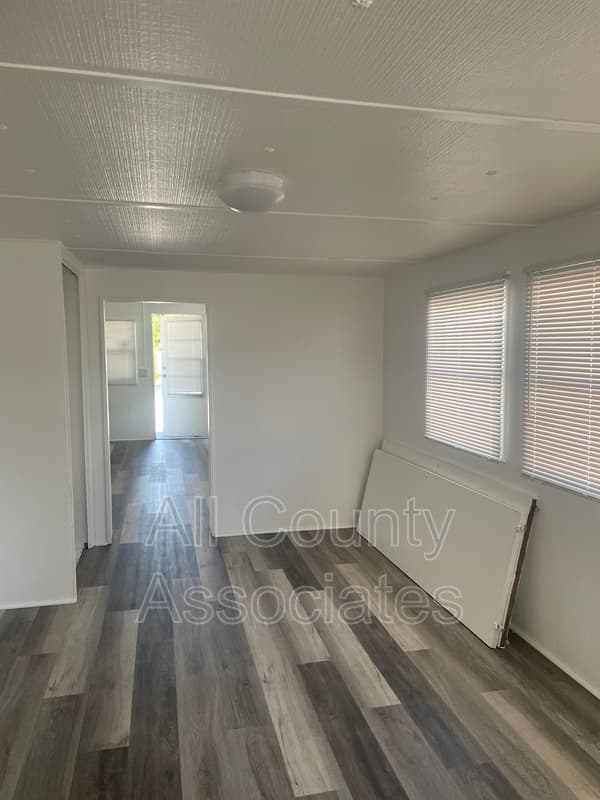 Holiday House: 2132 Kepner Dr