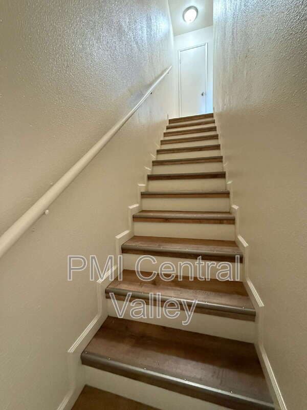 Denair Condo: 3557 Merced Ave C