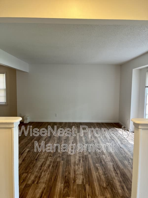 Olathe House: 1920 East 153rd Terrace
