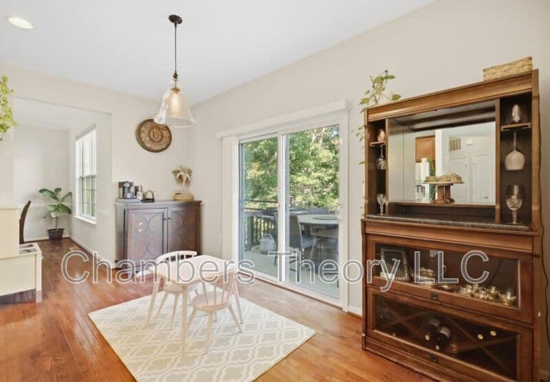 Woodbridge House: 3324 Eagle Ridge Dr