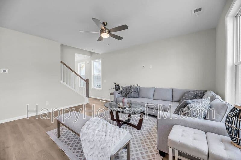North Charleston House: 8713 Revival Road
