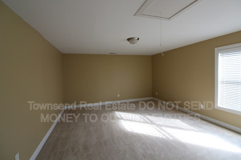 Fayetteville House: 2210 Westdale Dr