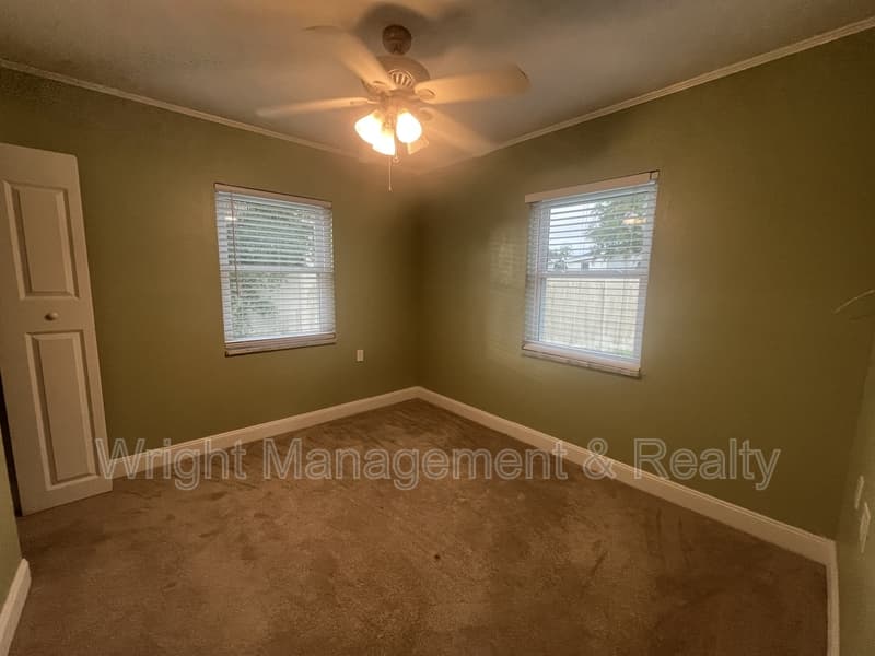 St. Petersburg House: 8330 Waverly Road North