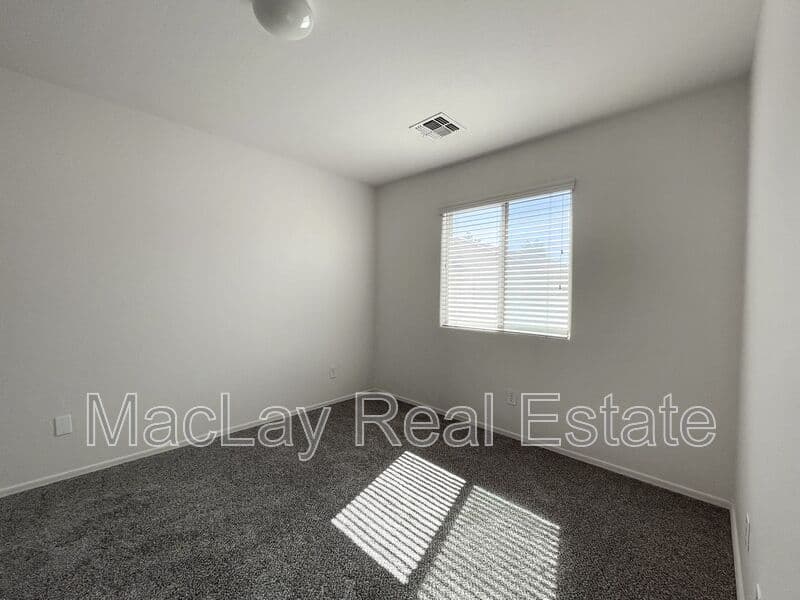 Mesa House: 10252 E Isleta ave
