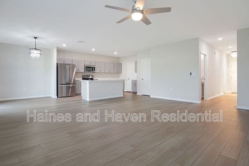 Lake Hamilton House: 3889 Geranium Ave