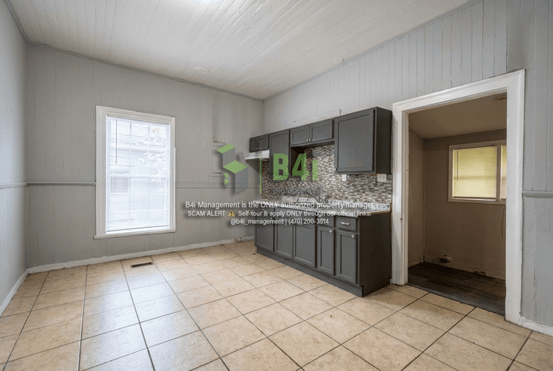 LaGrange House: 114 McGee Street