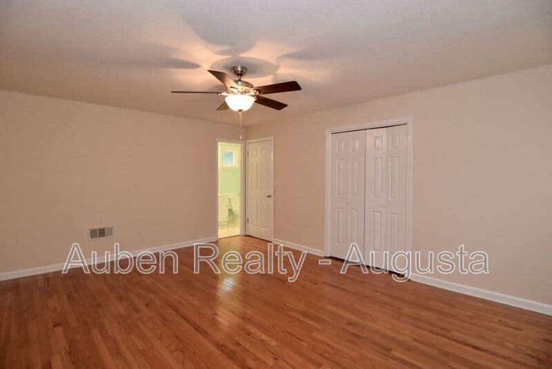 Evans House: 490 Pheasant Run Drive