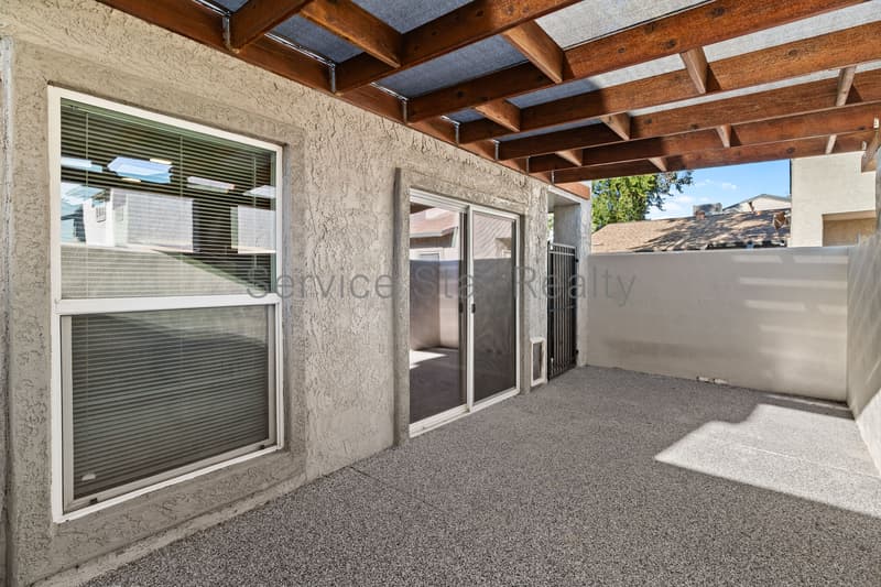 Phoenix House: 15411 N 2nd Pl