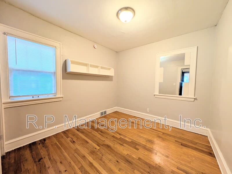 Minneapolis House: 880 19th Ave SE