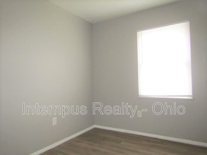 Cincinnati House: 6941 Gracely Dr