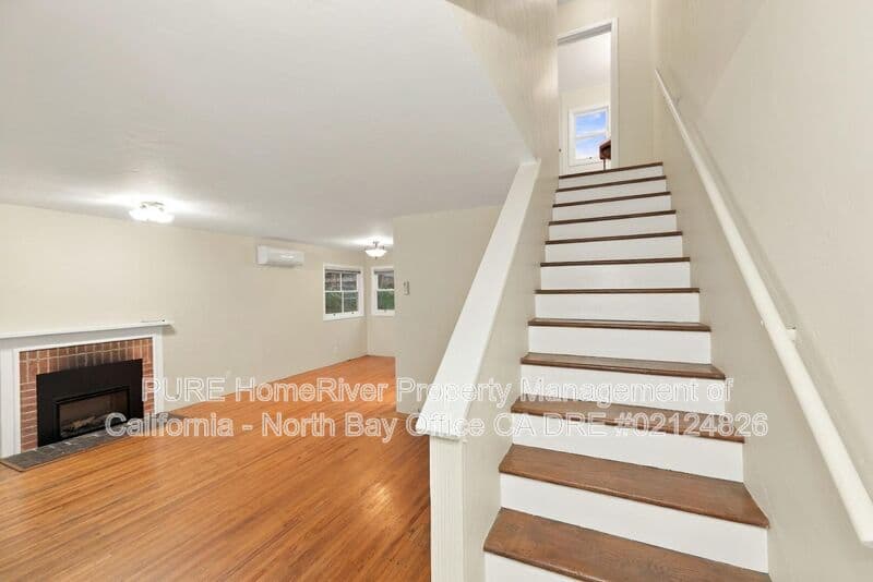 Mill Valley Condo: 10 & 12 Una Way