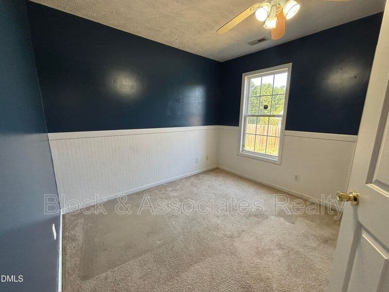 Raeford House: 337 Americana Dr
